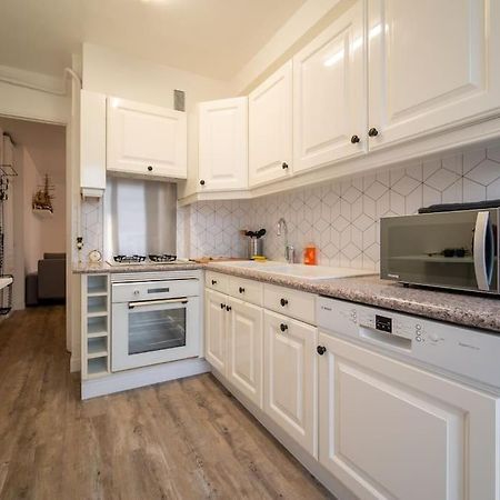 Fully Equipped Apartment Balcony Sleeps 7 Wifi Marseille Exterior photo