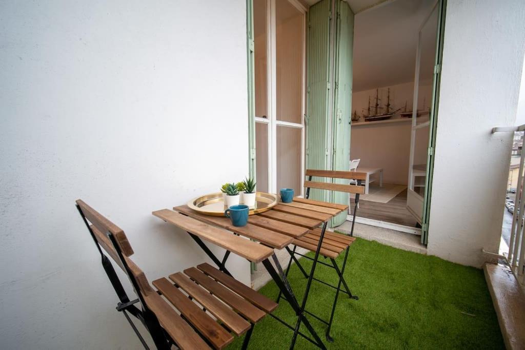 Fully Equipped Apartment Balcony Sleeps 7 Wifi Marseille Exterior photo